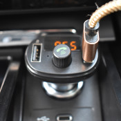 INCARCATOR AUTO 1XUSB QC3.0 SI 1XUSB 2.4A CU BLUETOOTH SI MODULATOR FM